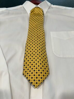 Jos. A. Bank Yellow Patterned Silk Neck Tie - Classic Business Style